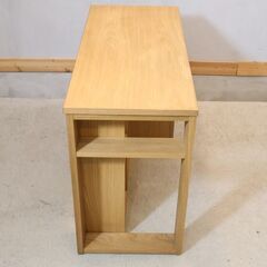 ACTUS(アクタス)で取り扱われていたMEZZO(メッツォ)2 システムデスクです。オーク材のナチュラルな雰囲気はお子様の学習机としてはもちろん、在宅ワークなどの作業机にも♪の画像