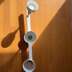 IKEA天井ライト（電球一個なし）の画像
