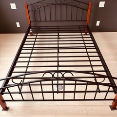 ベッドフレーム　ダブルサイズの画像