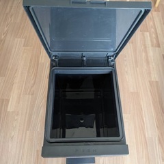 【値下げ】アスベル フタ付きゴミ箱38L ペダル2段スリム ホワイト 日本製の画像