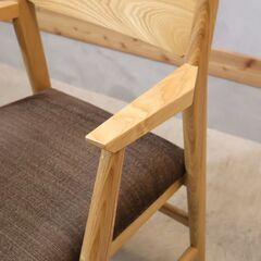 unico(ウニコ)のSIGNE(シグネ)シリーズのアームチェア2脚セットです。アッシュ材のナチュラルな質感を活かしたシンプルでオシャレなデザインのダイニングチェア。カフェ風や北欧スタイルなど♪の画像