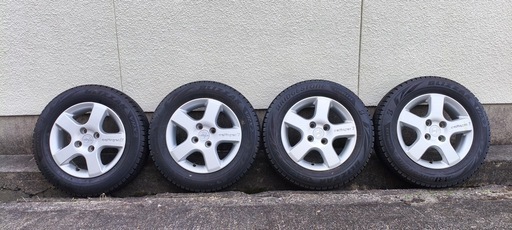 スタッドレスタイヤ (猫夜叉) 平群のタイヤ、ホイールの中古あげます