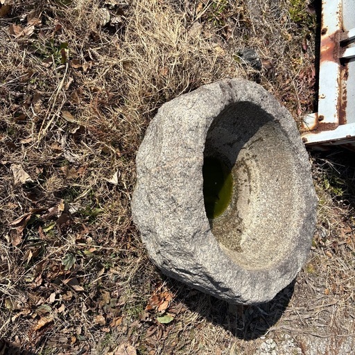 石の鉢
