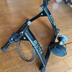 自転車ローラー台の画像