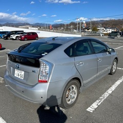 トヨタ　プリウス　車検R9年1月まで　走行9万台の画像