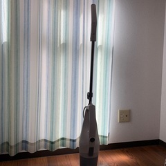 サイクロン式クリーナー　掃除機の画像