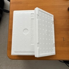 発泡スチロールの箱の画像