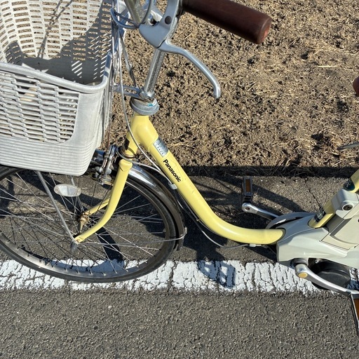 電動自転車パナソニック予備のバッテリーもついています。2つあれば結構距離が走れると思いま