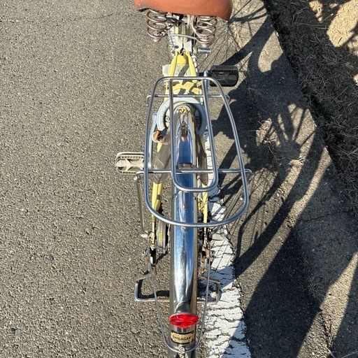 電動自転車パナソニック予備のバッテリーもついています。2つあれば結構距離が走れると思いま