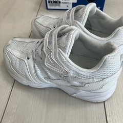 キッズ　スニーカー　18.5cmの画像