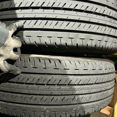 ハイエース　タイヤ付きホイール4本　の画像