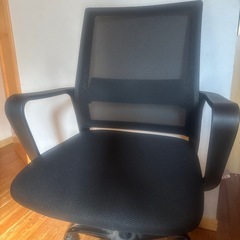 メッシュオフィスチェア黒高さ調整可能の画像