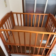 ベビーベッドの画像