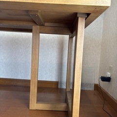 ダイニングテーブルの画像