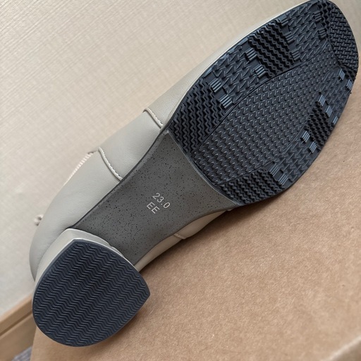 新品未使用　
ing本革サイドゴアブーツ