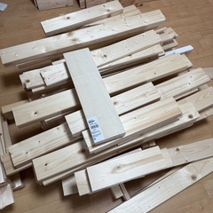 木材(ベニヤ板、2×4材、端材など)の画像