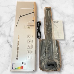 新品❤️LED　デスクライト スマホ同時充電✨電気スタンド  　折りたたみ　コンパクト　ブラック✨の画像