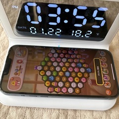 iPhone 充電器ミラー型デジタル時計の画像