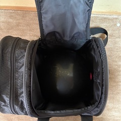 ボウリングバッグとボールの画像