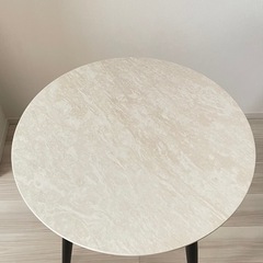 カフェテーブルの画像