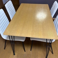 【ニトリ】ダイニングテーブル＆チェアセットの画像