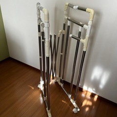 洗濯ハンガーラックの画像