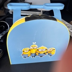 マクドナルド　ミニオンカーテーブルの画像