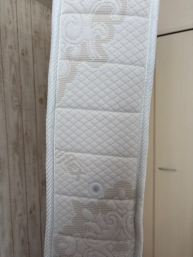 半額以下??マニフレックス モデル246 クイーンサイズ　値段交渉可能✨