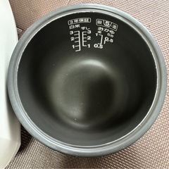 TOSHIBA ３合炊き炊飯器　RC-5LSの画像