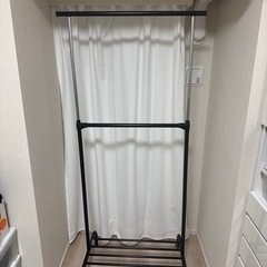 洋服ラックの画像