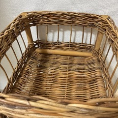 カゴ編み　収納の画像