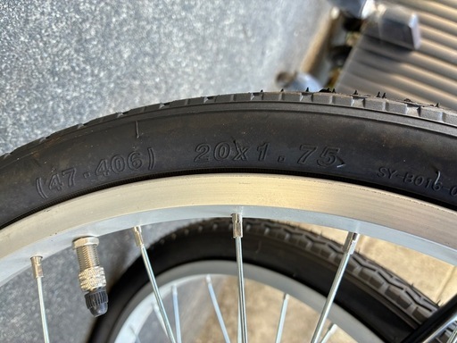 折り畳み自転車　20インチ
