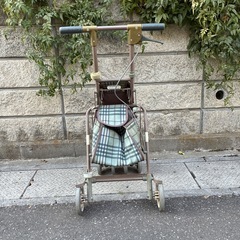 介護用歩行器の画像