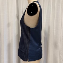 KATHARINE HAMNETT ベスト Mサイズの画像