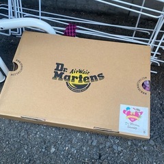 ドクターマーチン　ハローキティ
の画像