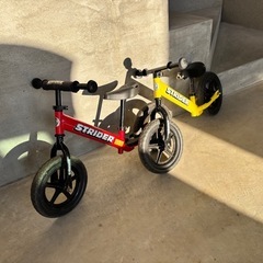 ストライダー2台（黄色は取引中）の画像