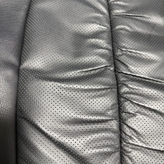 クラッツィオ　Clazzio　レザーシートカバーの画像