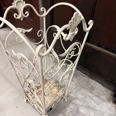 うつくしい傘立ての画像