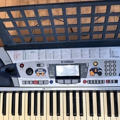 電子ピアノ(アダプター付き)の画像