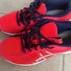 アシックス　　ランニングシューズ23.5の画像