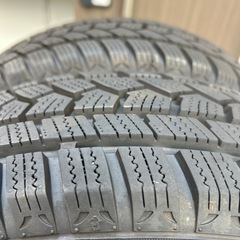 スタッドレスタイヤ　ラック付きの画像