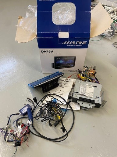 ディスプレイオーディオ　ALPINE おまけ付き