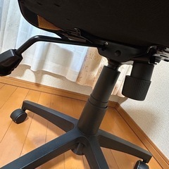 キャスター付きデスクチェア　　黒✖️イエローの画像