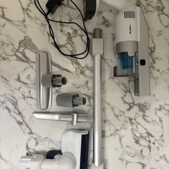 【お譲り先決定】コードレス掃除機の画像