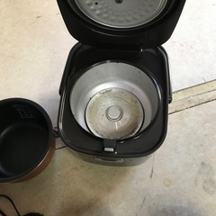 炊飯器　アイリスオーヤマ炊飯器3合 KRC-ME30-Tの画像