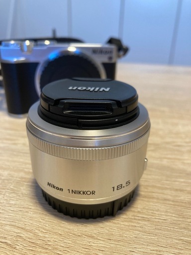   Nikon 1 J5 Wズームレンズキット SILVER