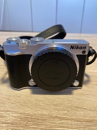 Nikon 1 J5 Wズームレンズキット SILVER