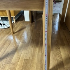 ダイニングテーブルの画像