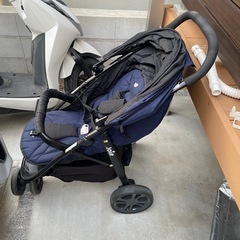 Joie 三輪ベビーカーの画像