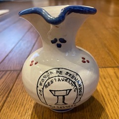 ピッチャーと小皿の画像